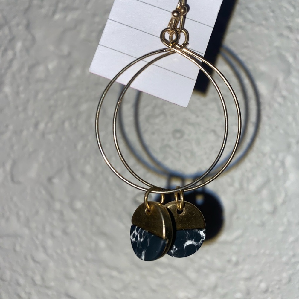 Earring - Picture 2 of 3
